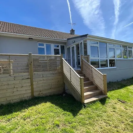 Bright Bungalow With 3 Bedrooms And Garden In Porthlevan Porthleven Esterno foto