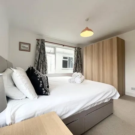 Bright Bungalow With 3 Bedrooms And Garden In Porthlevan Porthleven Esterno foto