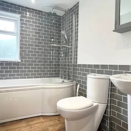Bright Bungalow With 3 Bedrooms And Garden In Porthlevan Porthleven Esterno foto