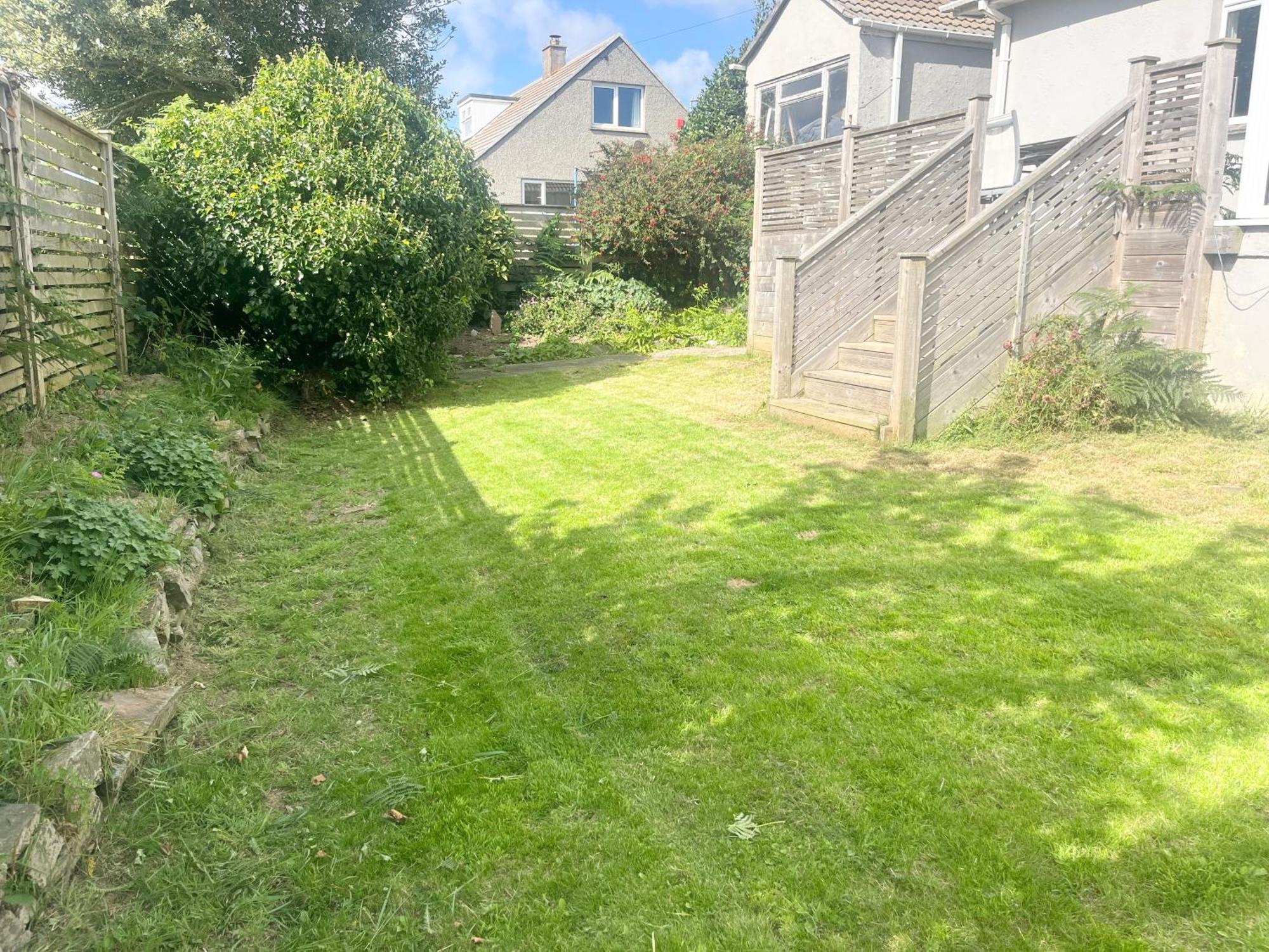 Bright With 3 Bedrooms And Garden In Porthlevan *