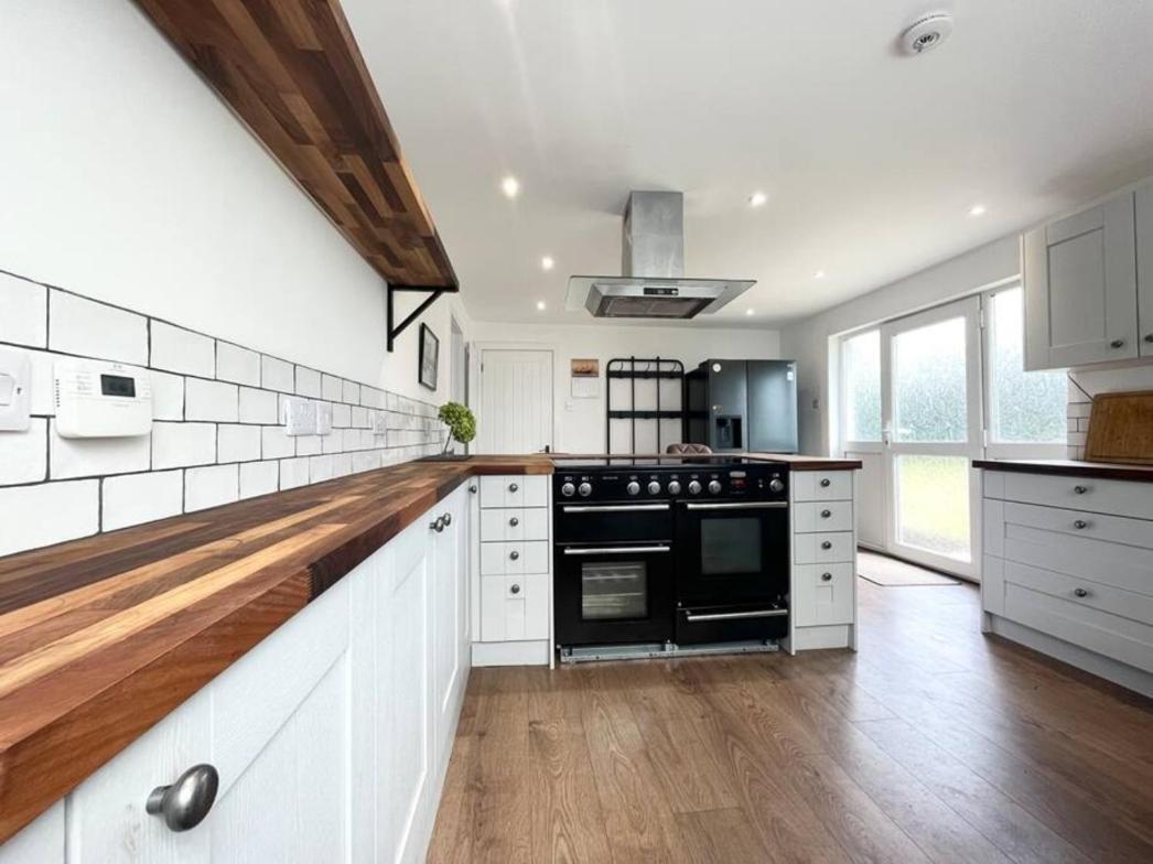 Holiday home Bright With 3 Bedrooms And Garden In Porthlevan
