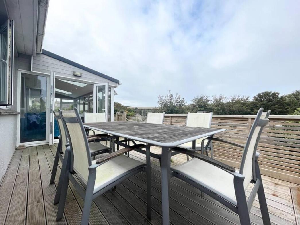 Bright With 3 Bedrooms And Garden In Porthlevan *
