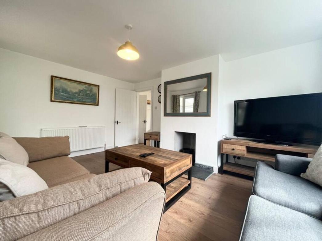 Bright With 3 Bedrooms And Garden In Porthlevan Holiday home *